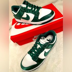 Women’s Nike Dunk Low ESS SNKR